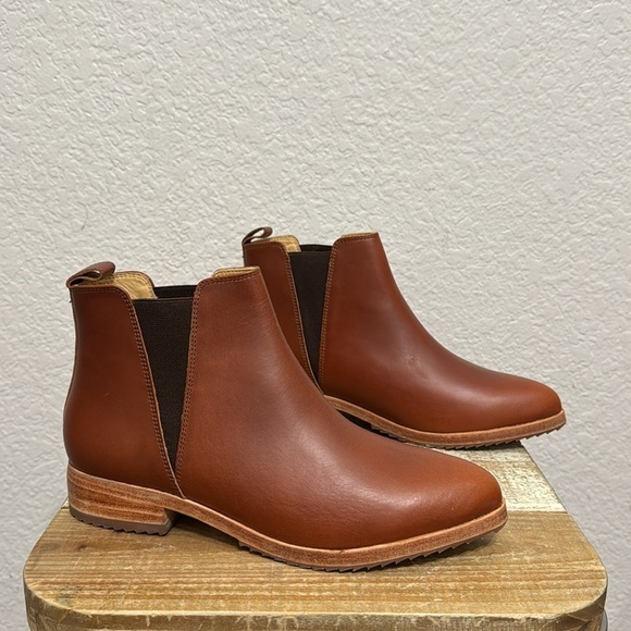 Nisolo Shoes - Nisolo Everyday Leather Chelsea Boot Brandy Size 6.5
